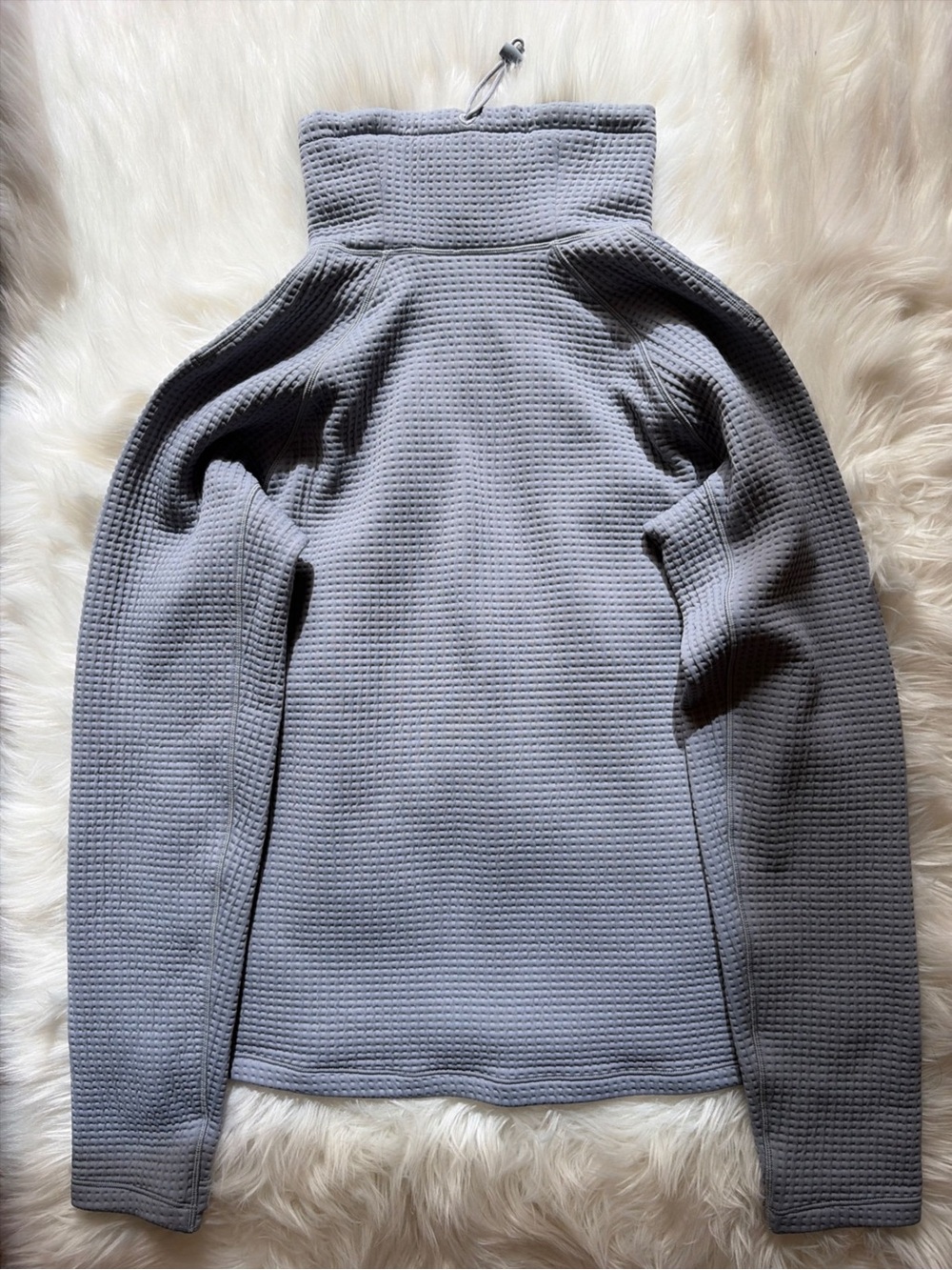 LULULEMON Waffle Knit Turtleneck Sweater - Light Gray - size 4